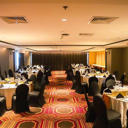 Brittany Hotel Bgc Taguig Eksteriør billede