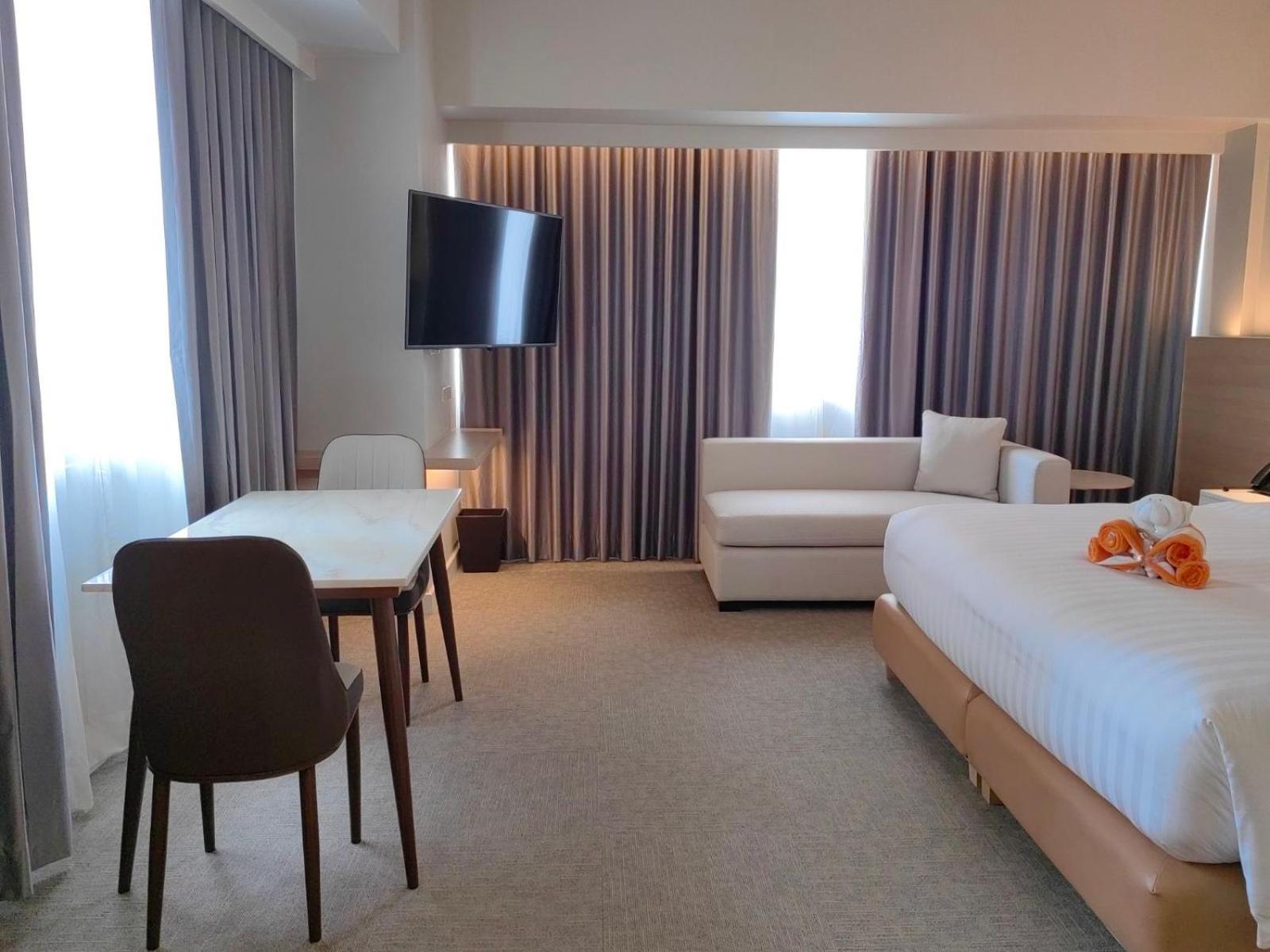 Brittany Hotel Bgc Taguig Eksteriør billede